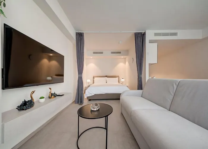 Mercury 216 - 2x Pool Cards Access & Shopping Mall